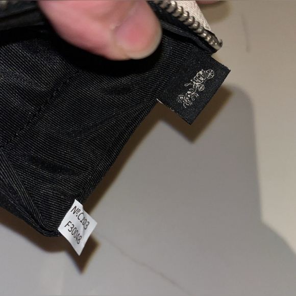 Coach Chalk & Silver Crossgrain Leather Corner Zip Wristlet - Picture 6 of 11